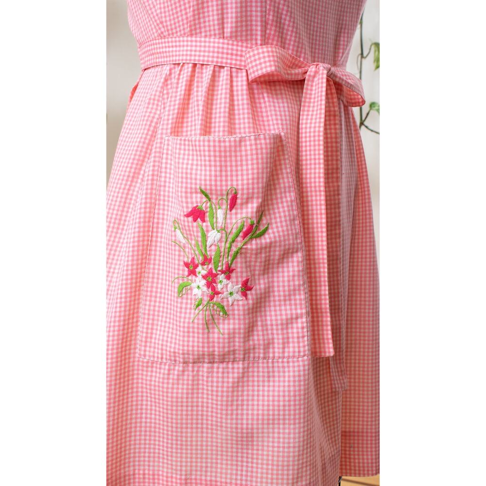 Vintage 1950s SWIRL Wrap Day Dress 50s Floral Embroidered Pink Gingham Cotton - Picture 6 of 8
